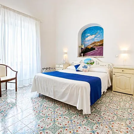 Casa Guadagno فندق 2*